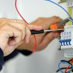 فني كهربائي الكويت