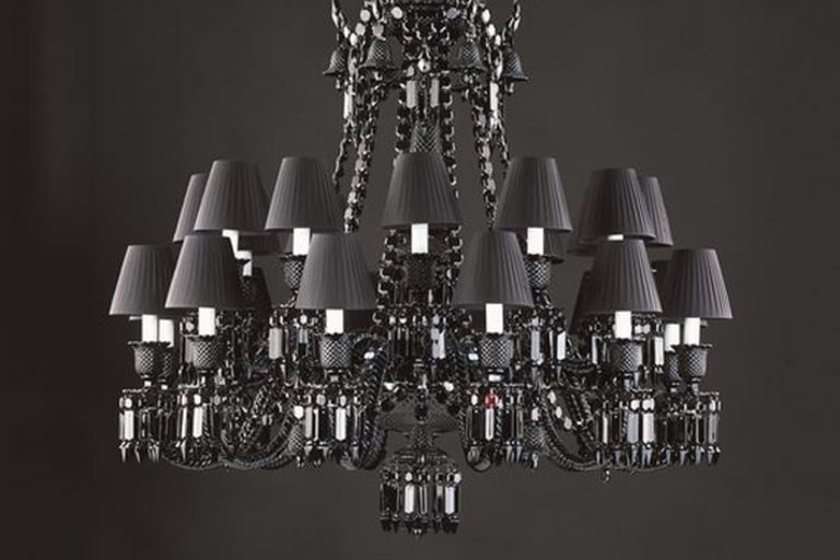 فني كهربائي المنطقة العاشرة